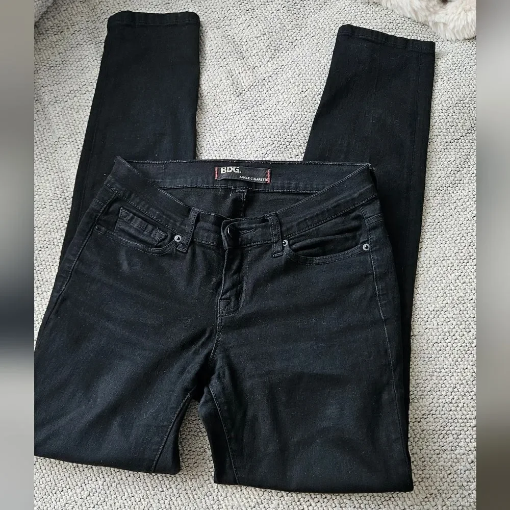 cigarette pants and top 5 Ways to Style Cigarette Pants Now That They're "In" Again